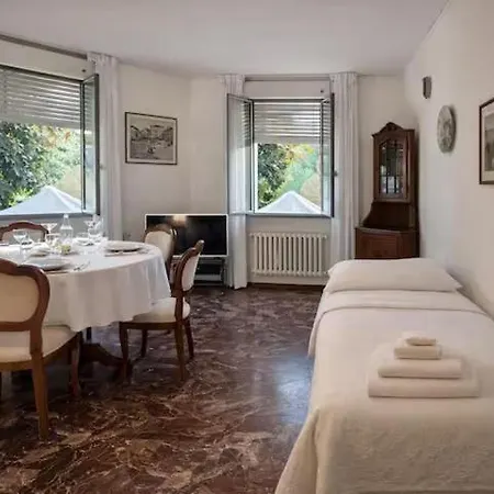 Con Terrazza Al Vicino E Vaporetto Lido di Venezia